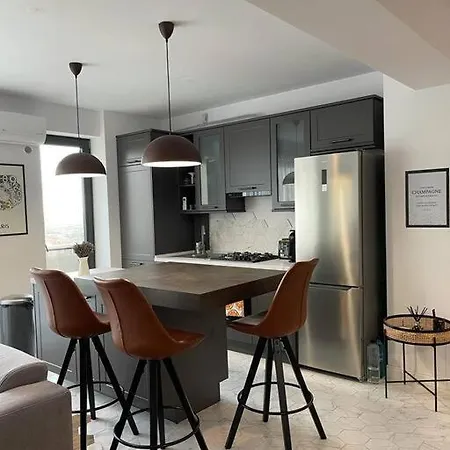 Apartament Modern 2-bedroom In New *