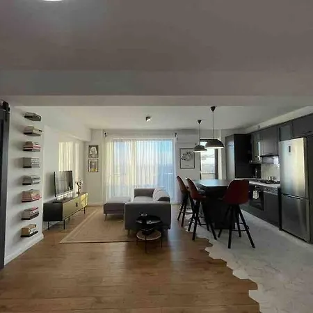 Modern 2-bedroom In New
