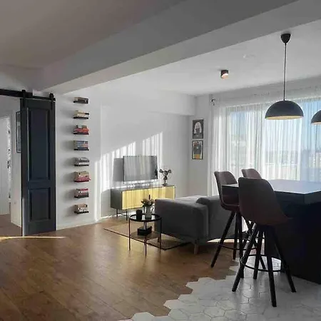 Apartment Modern 2-bedroom In New