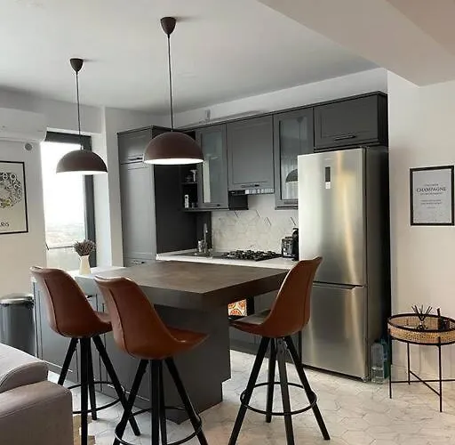 아파트 Modern 2-bedroom In New *