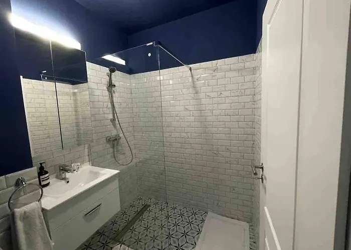 Modern 2-bedroom In New